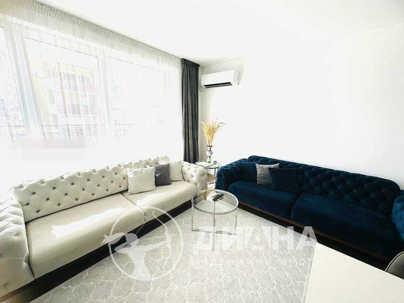 Продава се Тристаен апартамент в Пловдив, Кючук Париж - 130 кв.м за 1612 €/кв.м - Снимка #1