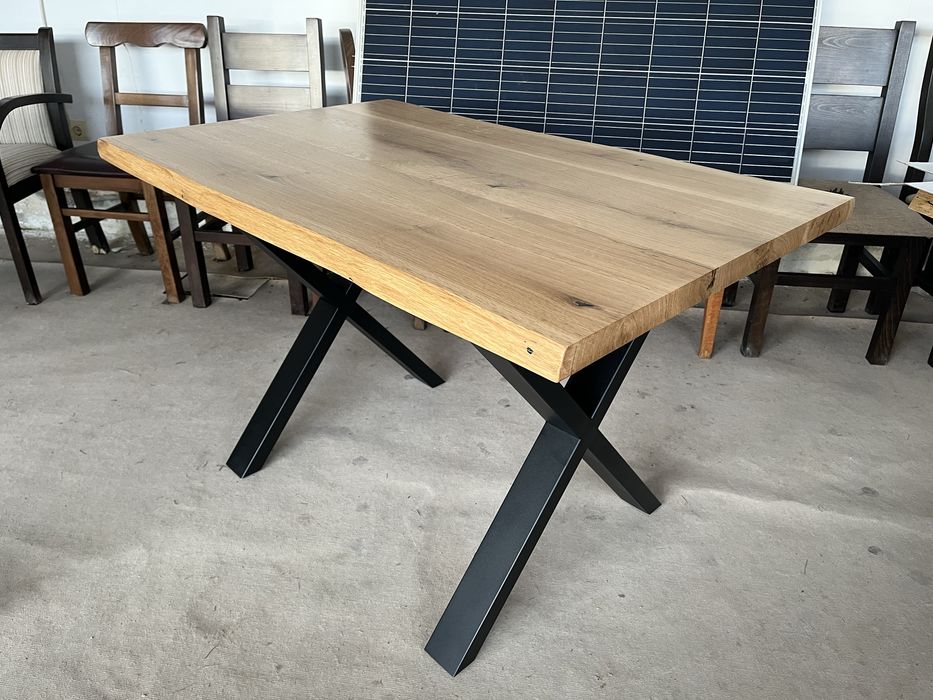 Трапезна маса от дъб масив с метални крака 120/80