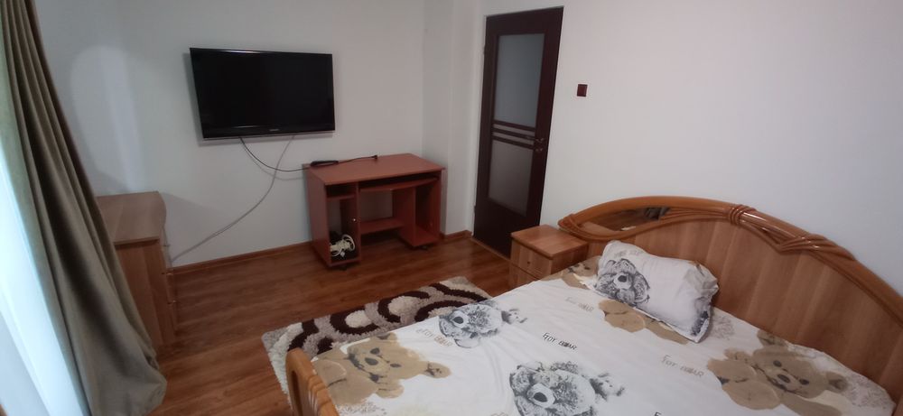 Închiriez apartament 3 camere complet mobilat