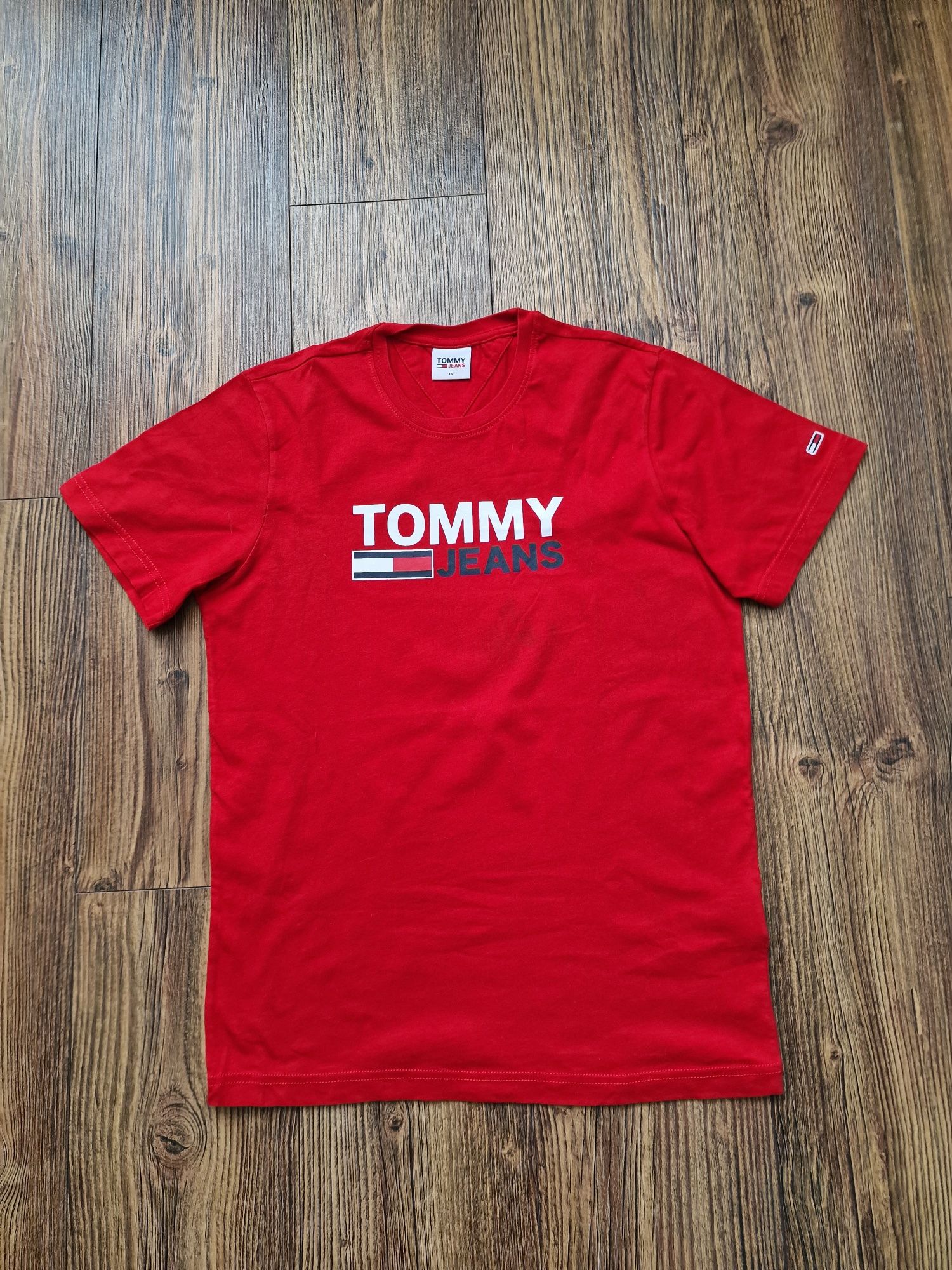 Страхотна мъжка тениска TOMMY HILFIGER размер XS