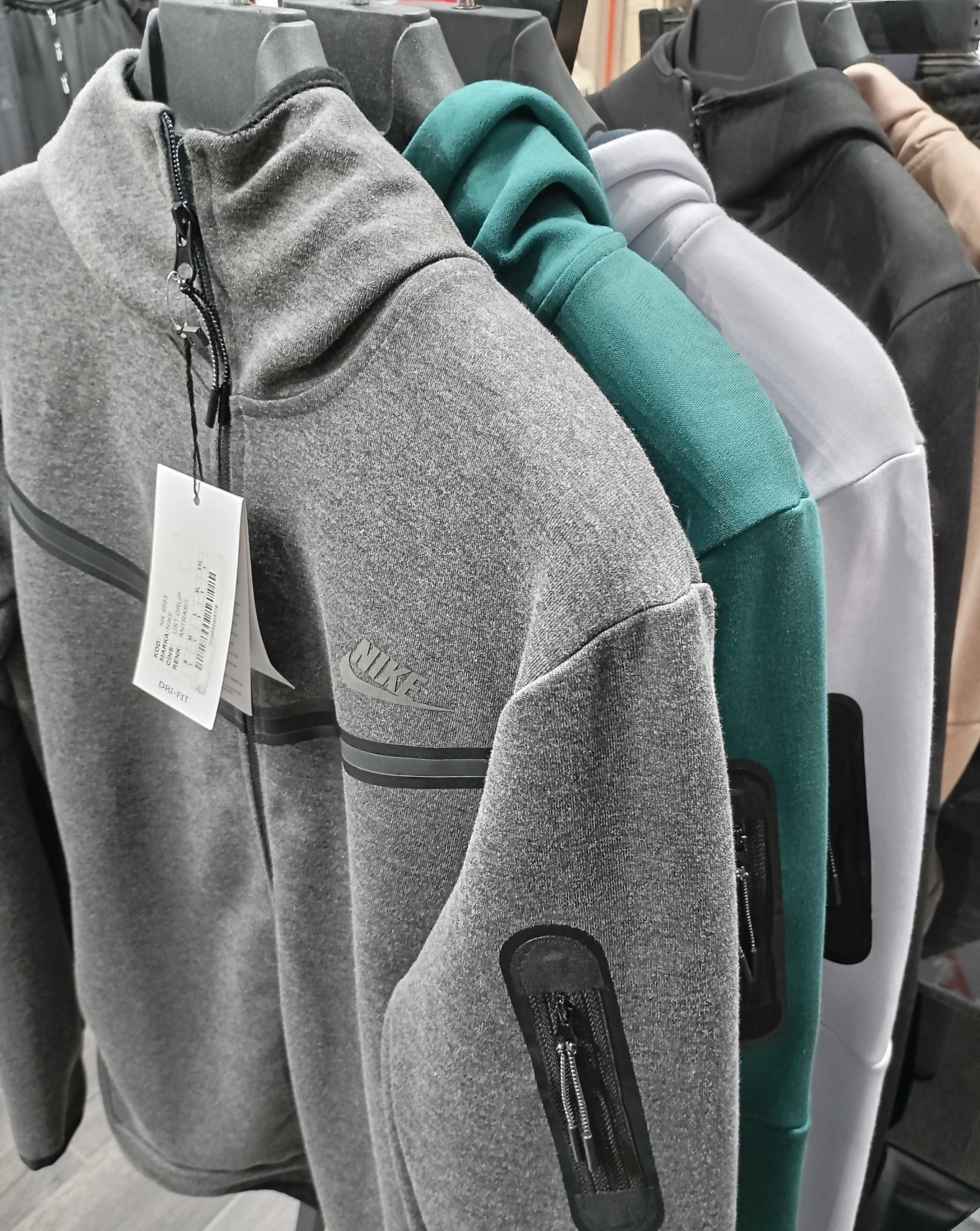 NIKE Tech Full-Zip Windrunner Hoodie & Fleece Jogger