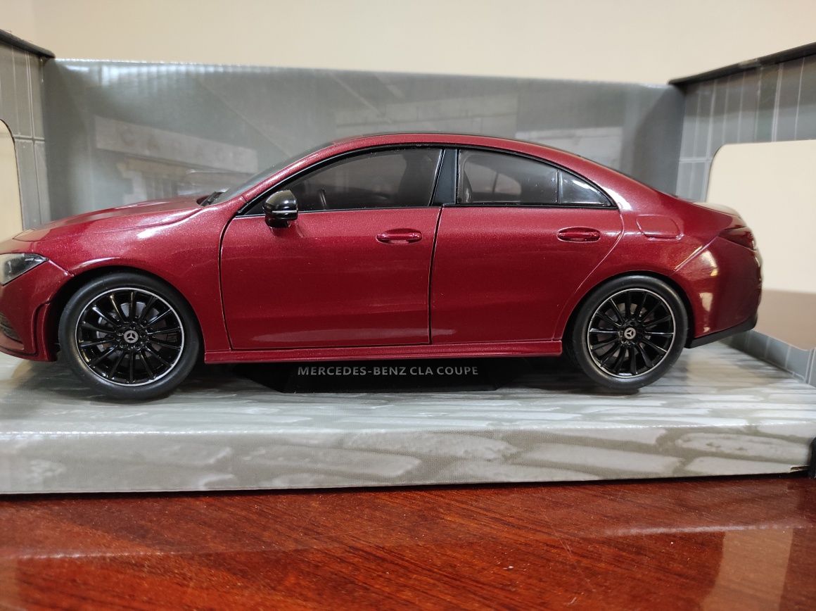 Machetă 1:18 Mercedes CLA, nouă în cutie.