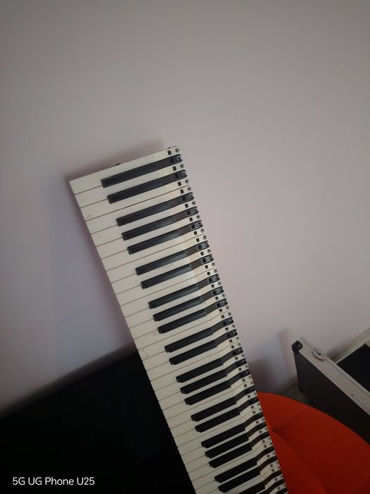 Клавиатура от Korg pa4x,с платките и почти нови гумички на около месец