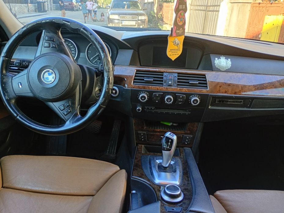 Vând BMW e 60 3.0xd