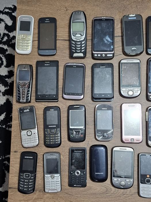 Лот от телефони..работещи..