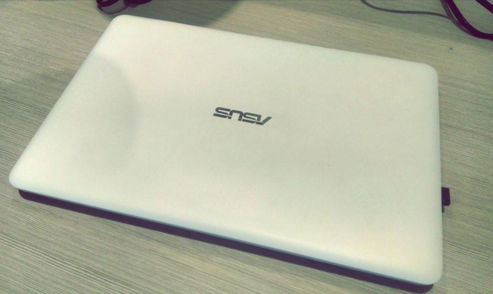 Asus E202 S Notebook