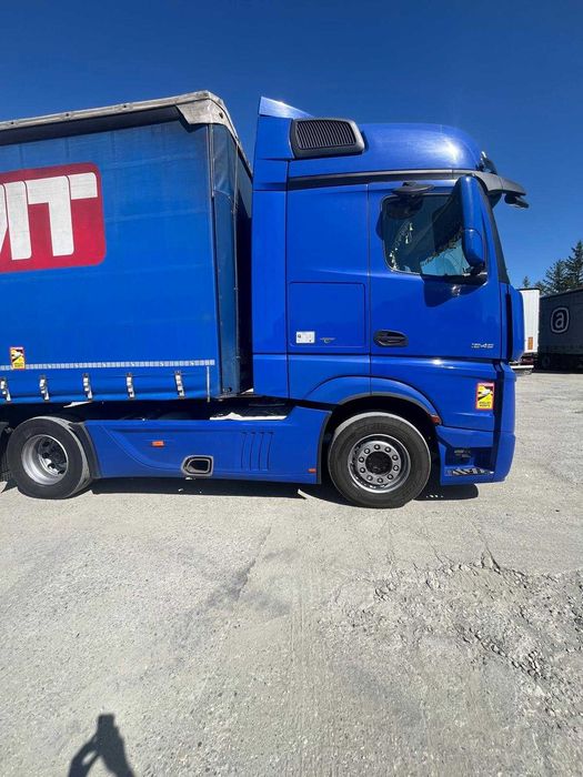 Vând Mercedes Actros + semiremorcă Schmitz, stare foarte bună de lucru