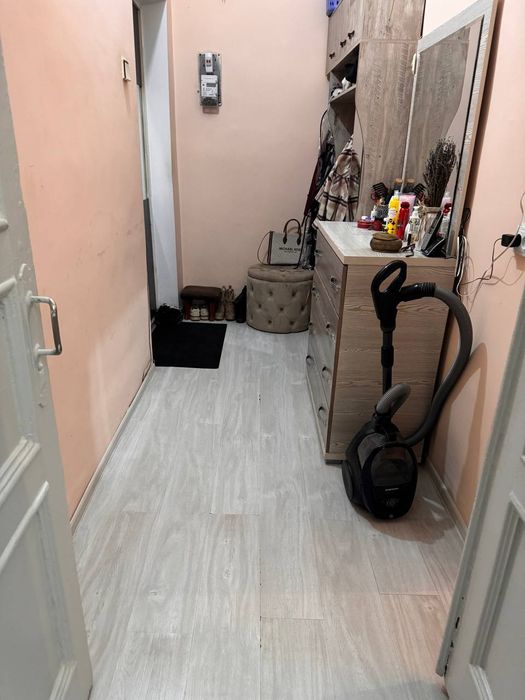 Продается 2х ком Бобура Высокопотолочка