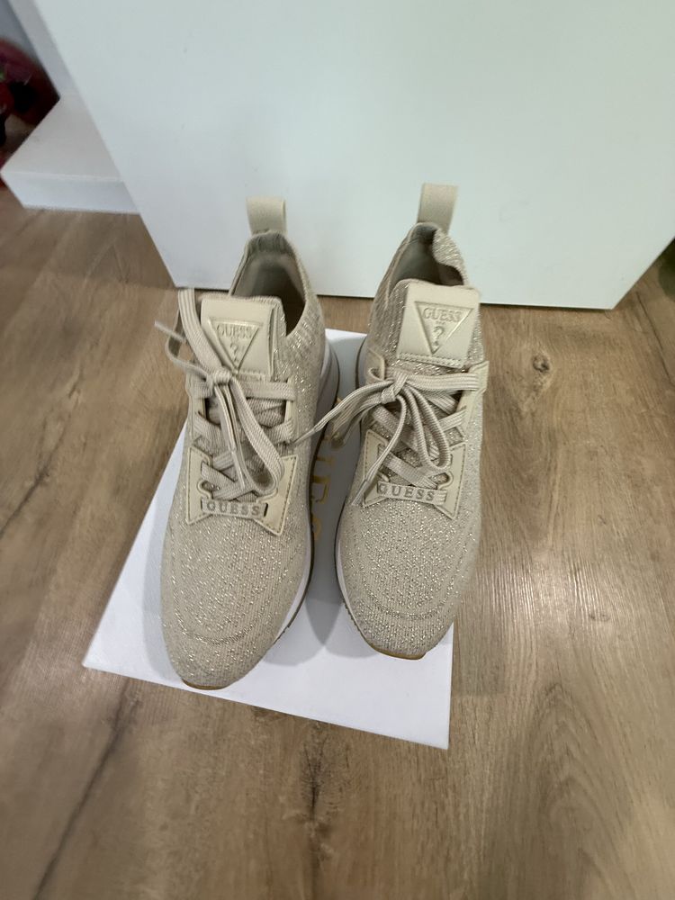 обувки Guess,36,нови