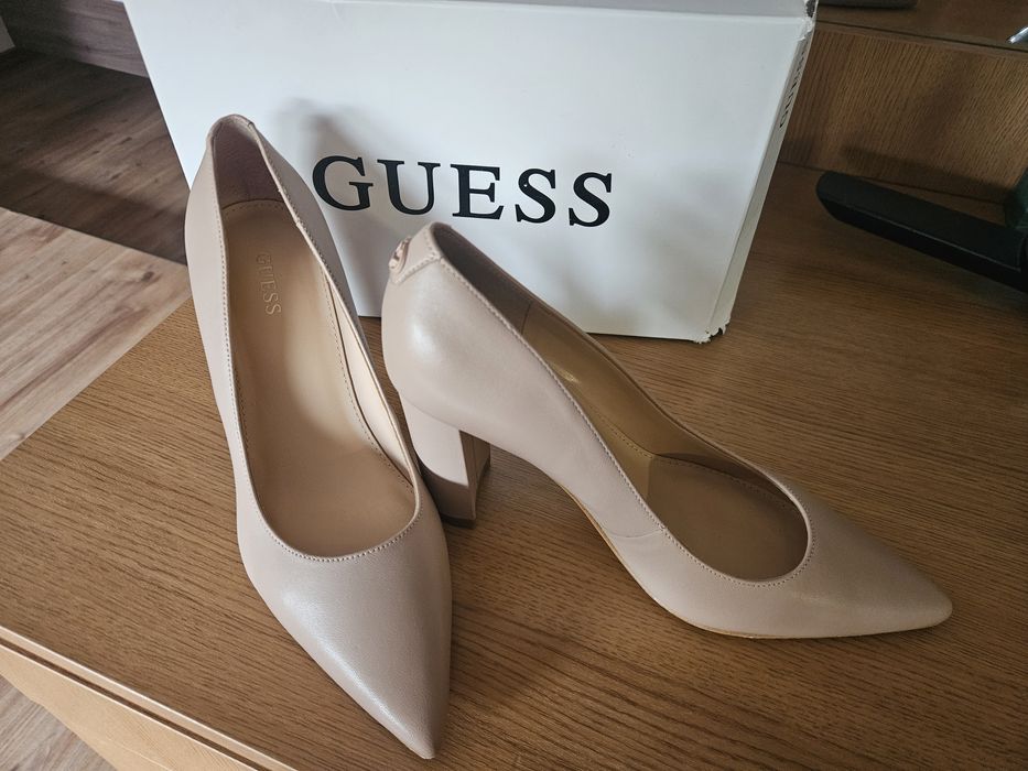 Обувки Guess - естествена кожа