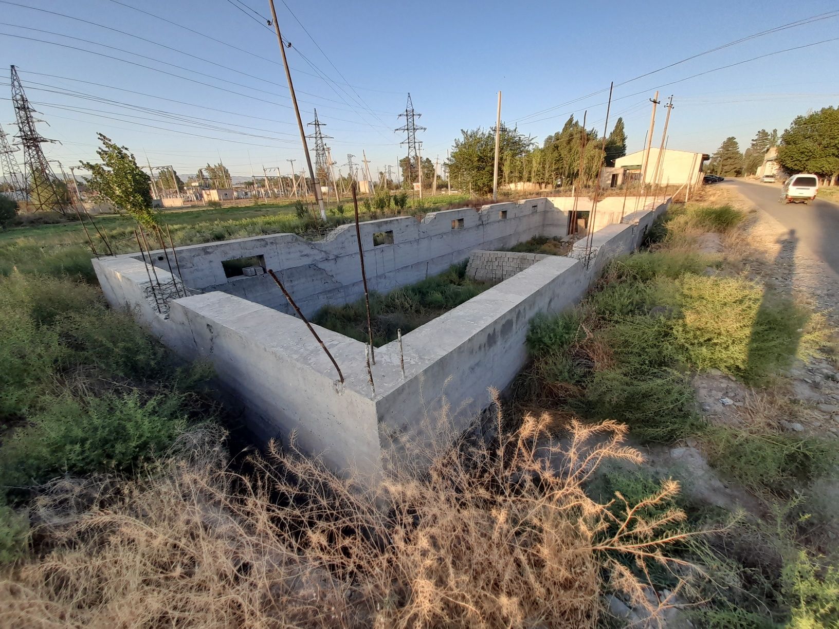 Yer sotiladi yo'l ustida hama hujjatlari joyida