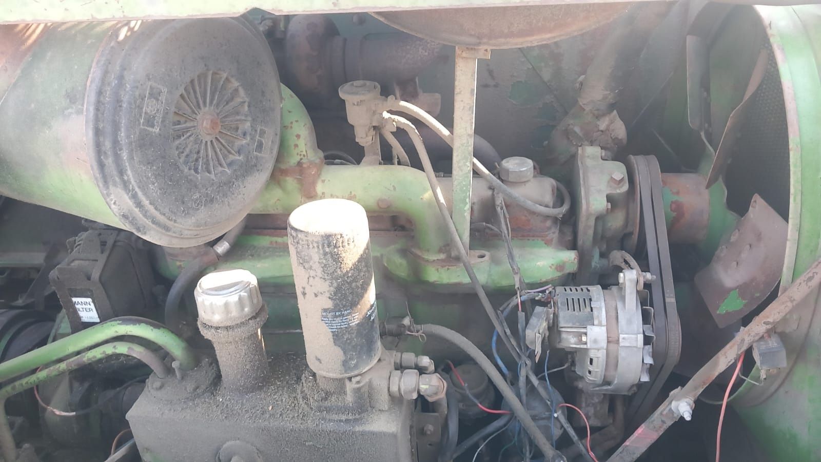 De vanzare combina john deere 975