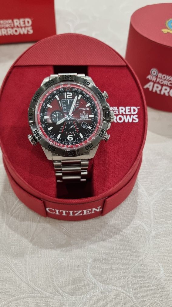 Citizen red arrows AT8226-59X