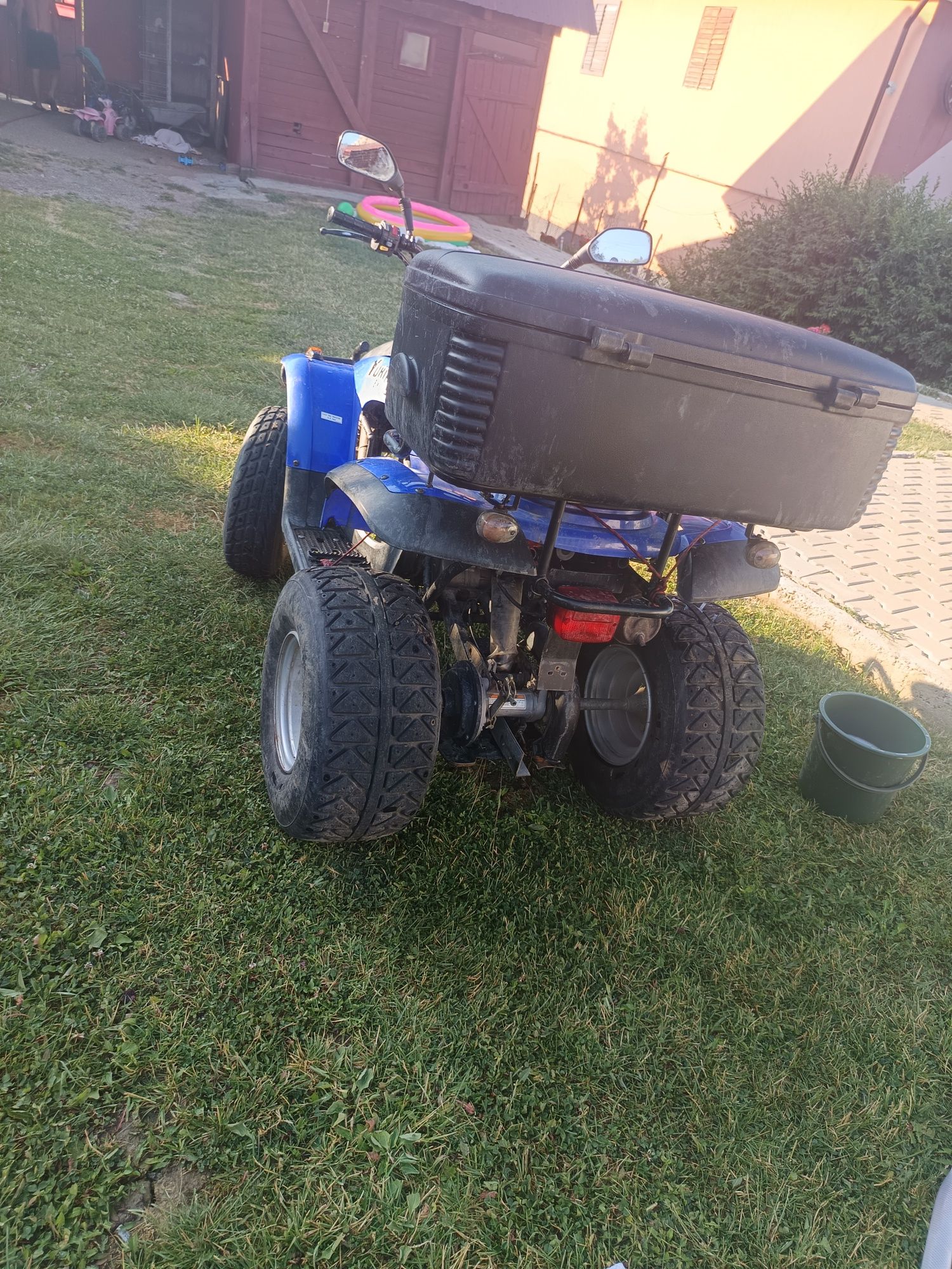 Vând atv in stare buna de funcționare