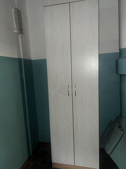 Распашной шкаф в прихожую