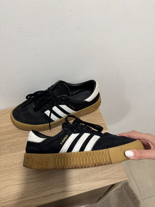 Adidas sambarose