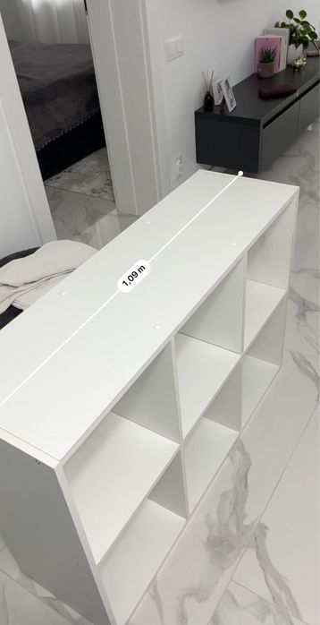 Corp de mobila cu rafturi patrate