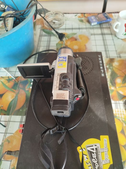 Продаю видеокамеру.