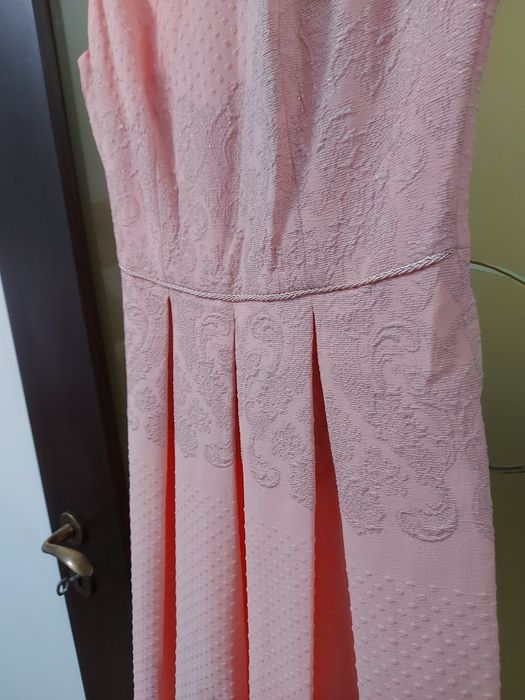 Rochie până la genunchi roz