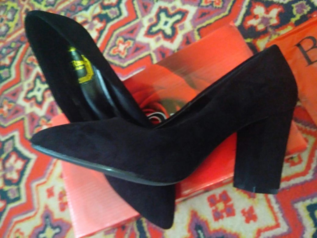 Продаются  женская обувь Турция