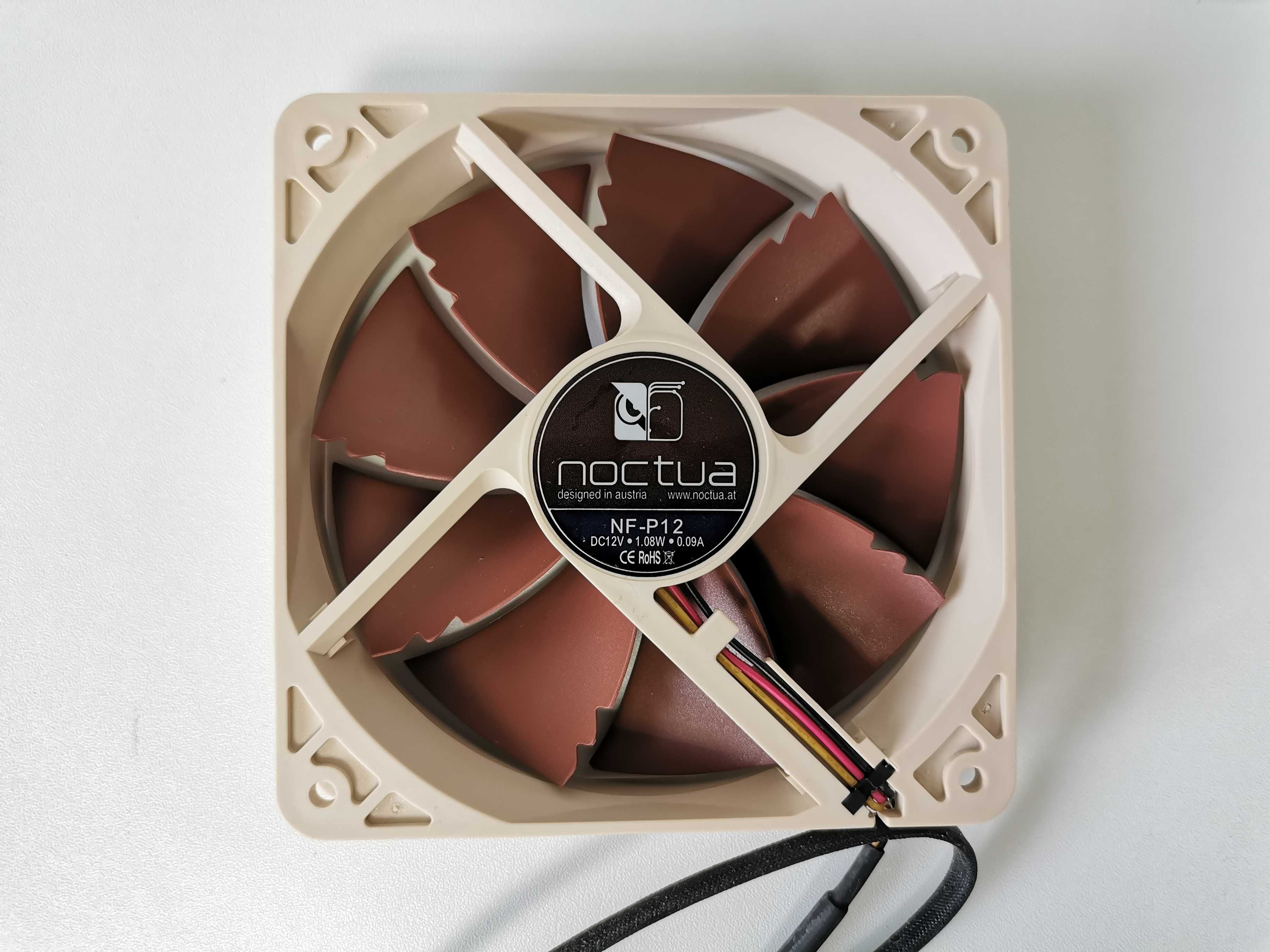 Комплект от три броя вентилатори Noctua NF-F12 PWM и Noctua NF-P12