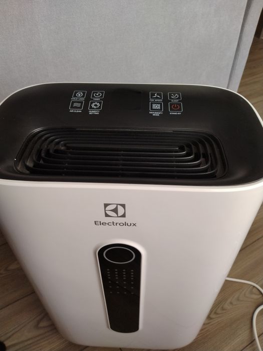 Продам осушитель воздуха Electrolux