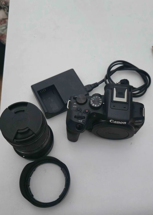 Canon Eos R10 + Obiectiv Sigma 18-50mm F2.8 DC DN Contemporary