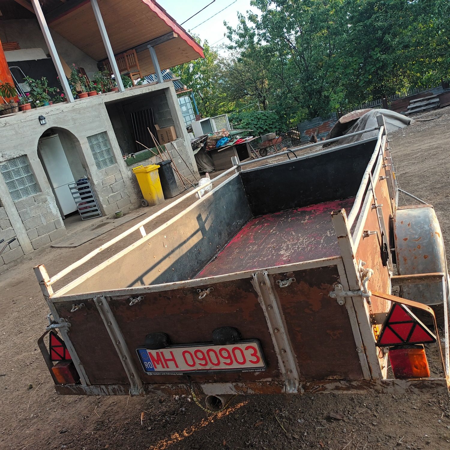 Vând remorcă  fără acte  prețul nu este negociabil