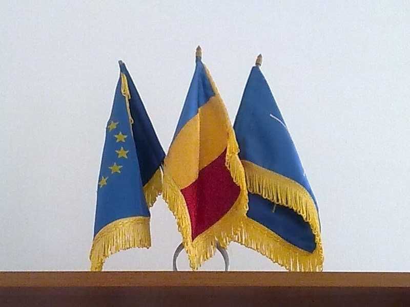 Steaguri Romania & Uniunea Europeana