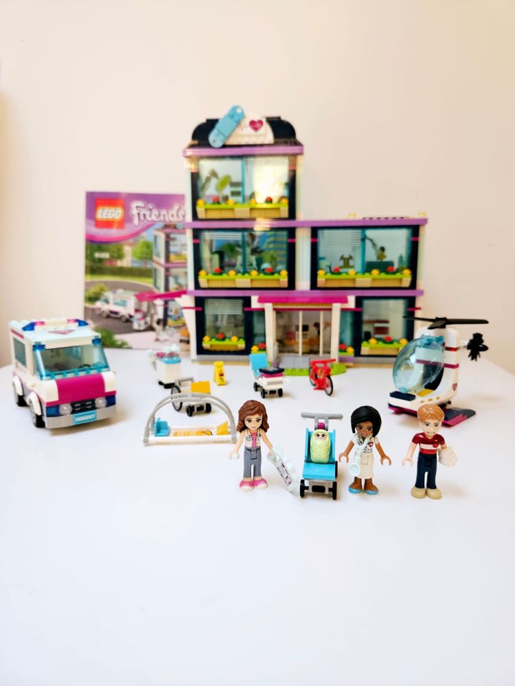 Lego Friends 41318 - Heartlake Hospital (2017)