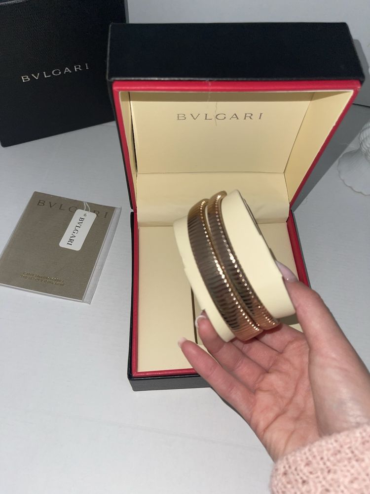 Златист часовник зелен циферблат булгари bvlgari