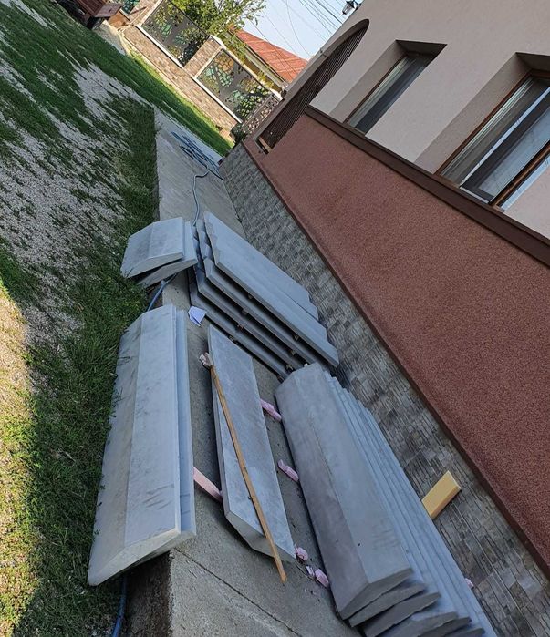 Capace , Palarii , Coame ,  pentru Gard