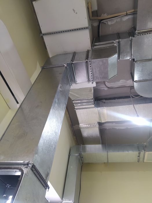 Вентиляция кафе, воздуховод вентилятор улитка зонты итд