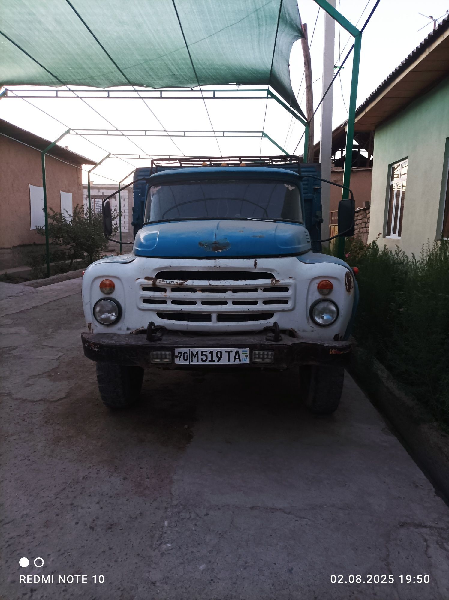 Zil 130 zernavoz
