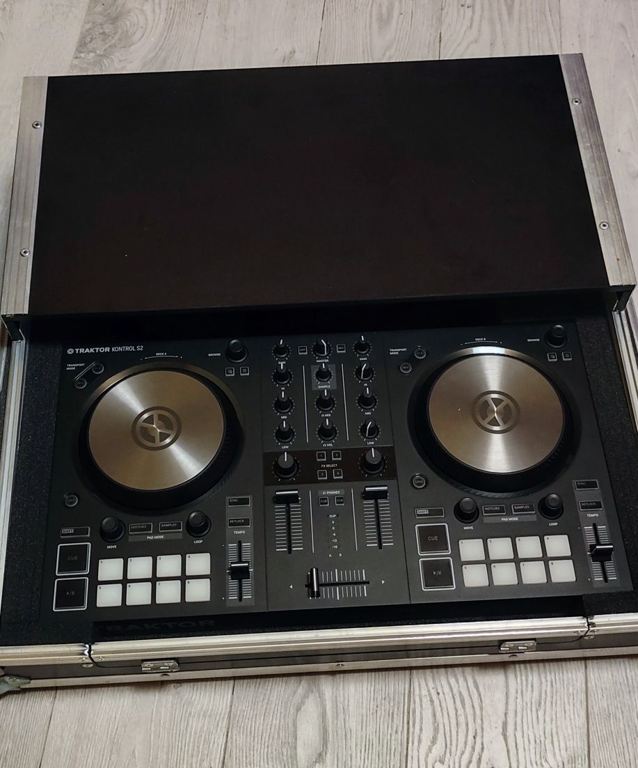 Traktor Kontrol S2 MK3 + куфар