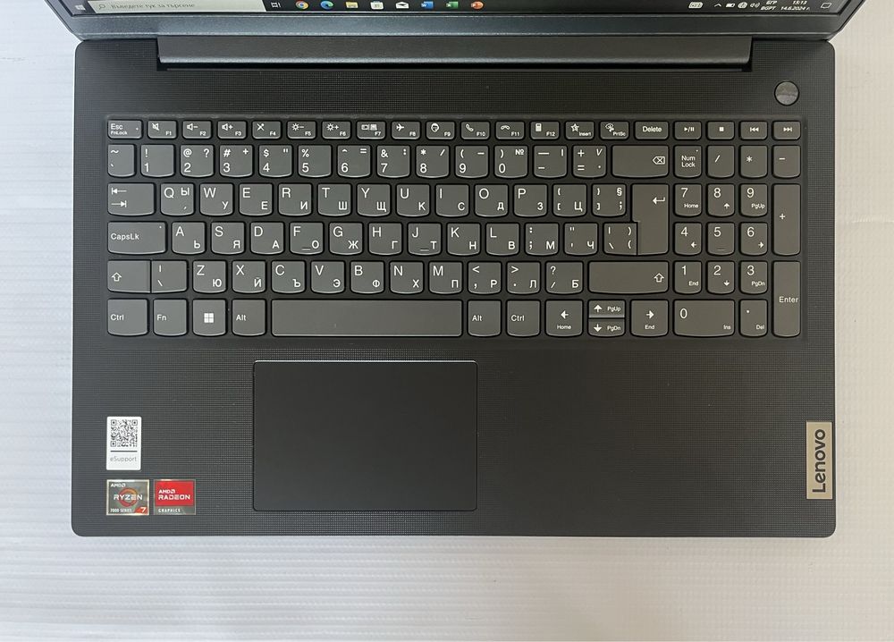 Гаранция! Лаптоп Lenovo V15 Ryzen 7 7730u,16GB Ram 3200mhz, 512GB SSD