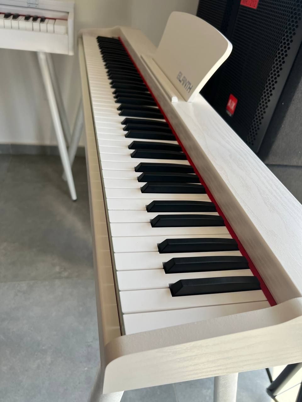Pianino elektroni