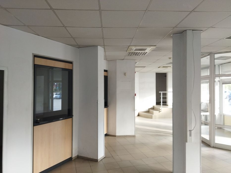 Дава под наем самостоятелна офис сграда