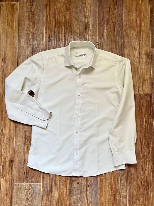 Продам школьные рубашки 1-7 класс по 700тг в отличном состоянии.