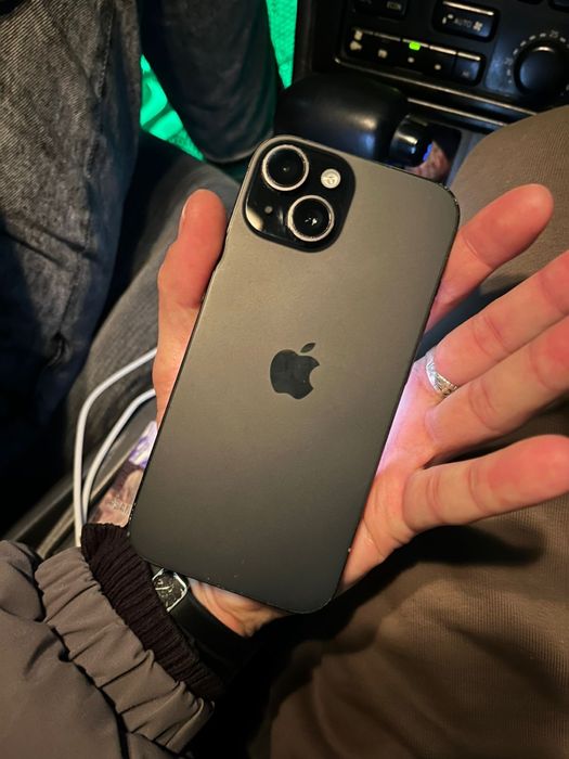 Прдам срочно айфон 15 128гб