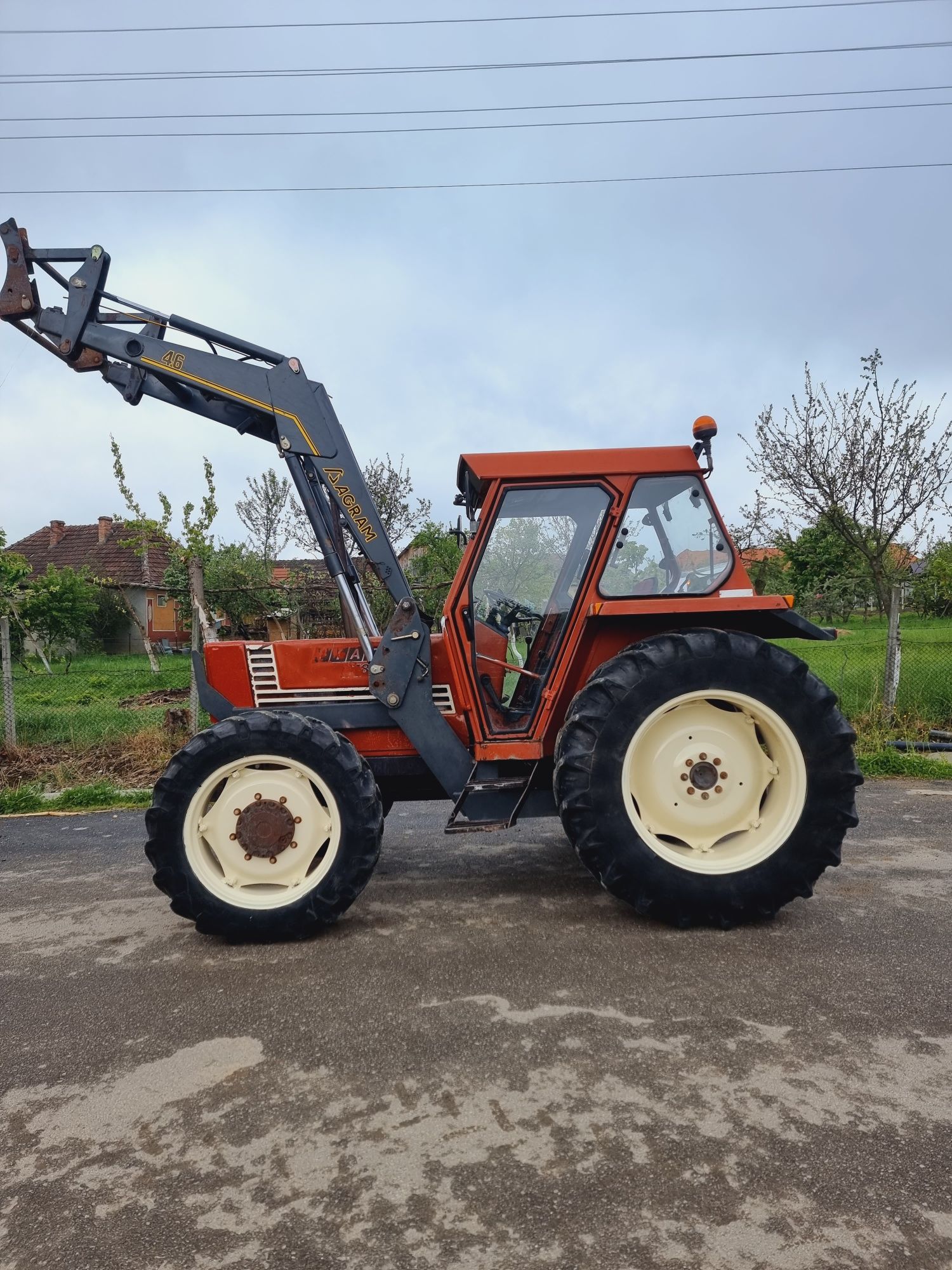 Tractor Fiat 780 DTH + Încarcator frontal AGRAM