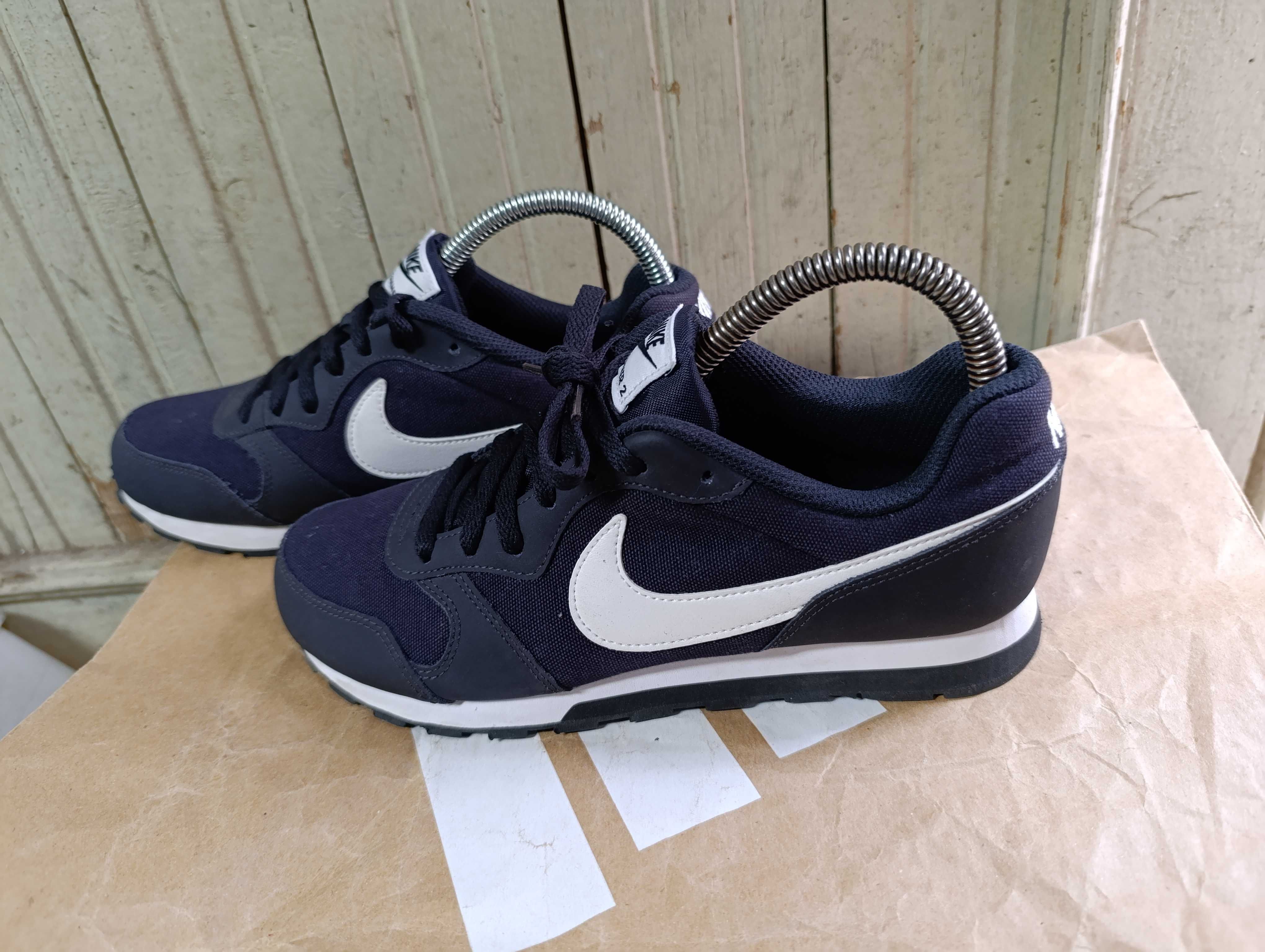 '' Nike MD Runner 2''оригинални маратонки 40 номер