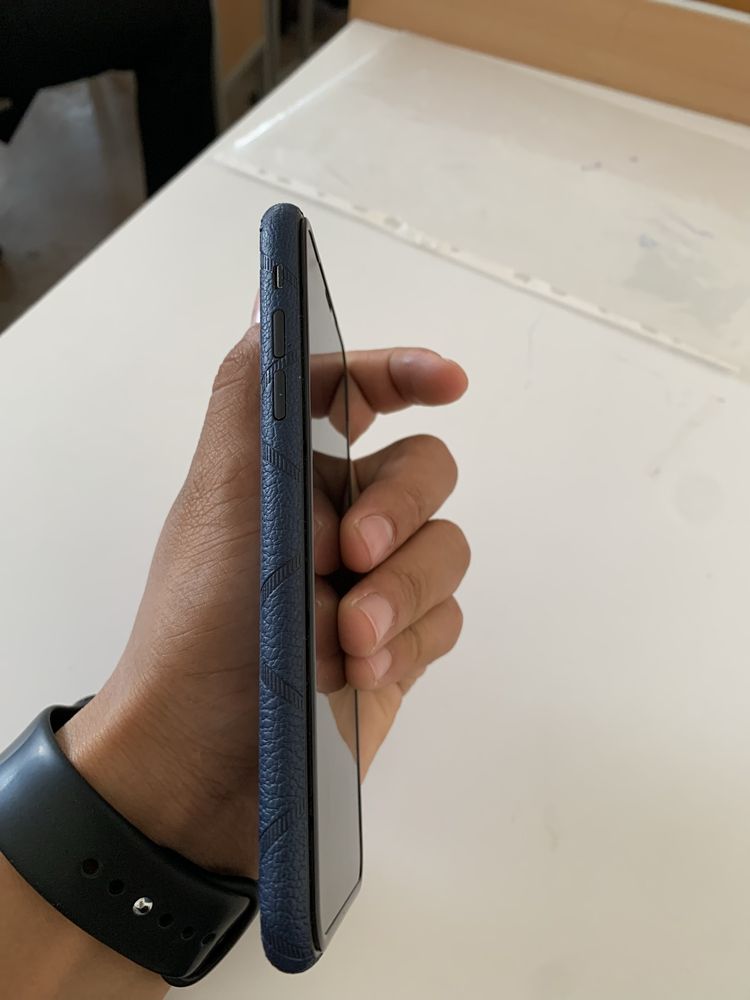 Iphone XR xolati zor