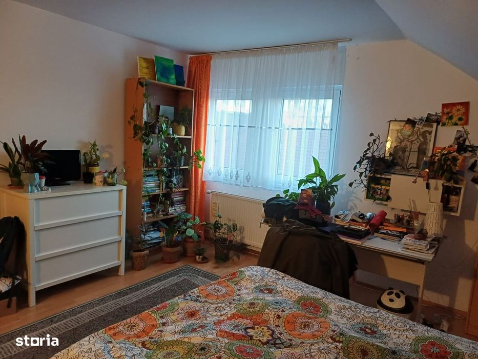 Casa de vanzare Codlea 299.00 euro - 7 camere,300 mp -  834 mp curte.