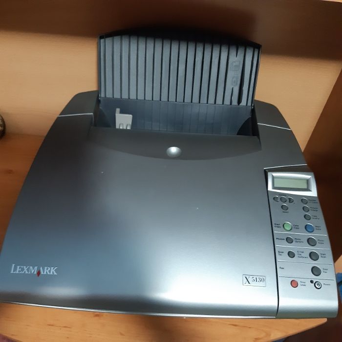 Vînd imprimanta Lexmark,multifunctionala