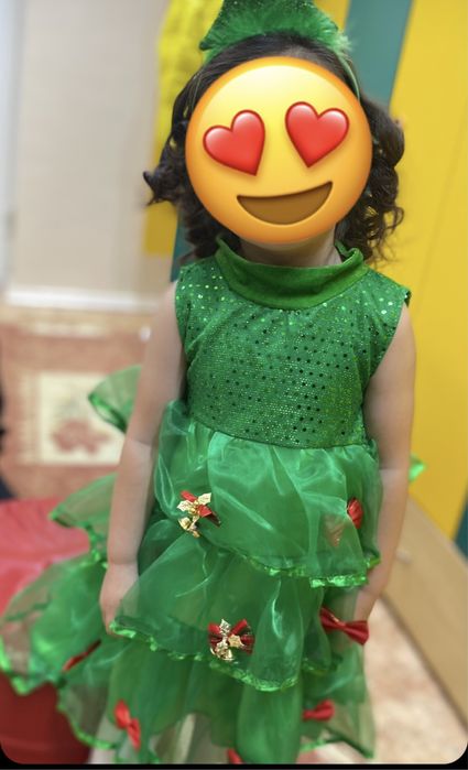 Продам платье елочка