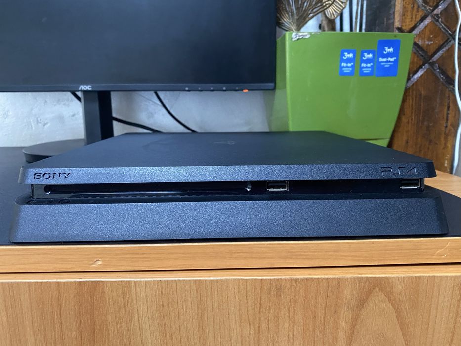 Vand ps 4 plus jocuri