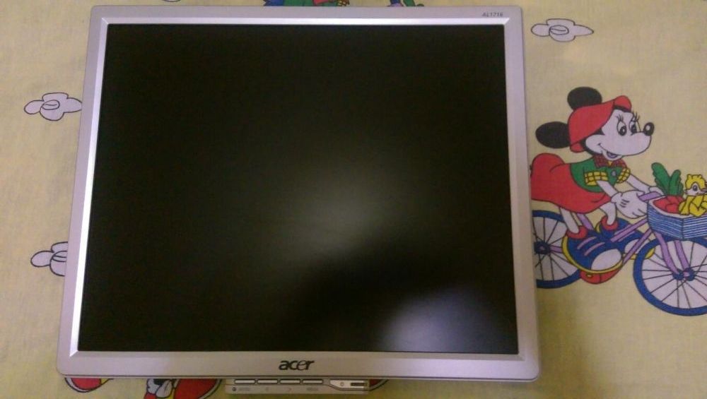 Vand monitor acer 19" inch  NOU