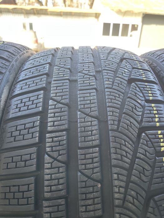 4 anvelope de iarna Pirelli 235/35/19