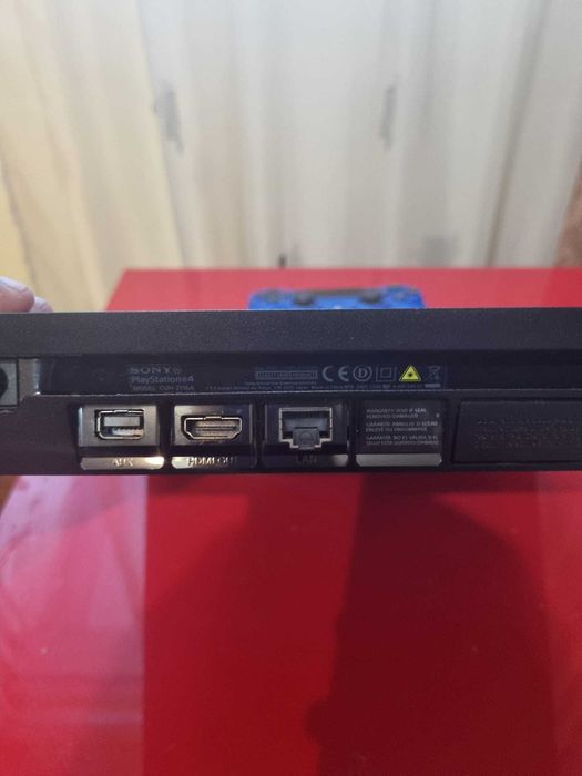 Vand Consola PS4 pro stare foarte buna